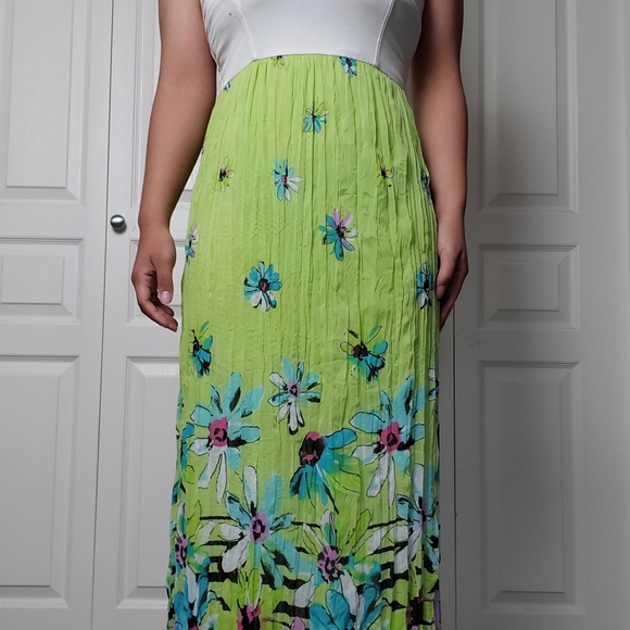 Floral Maxi Dress - Picture 2 of 5